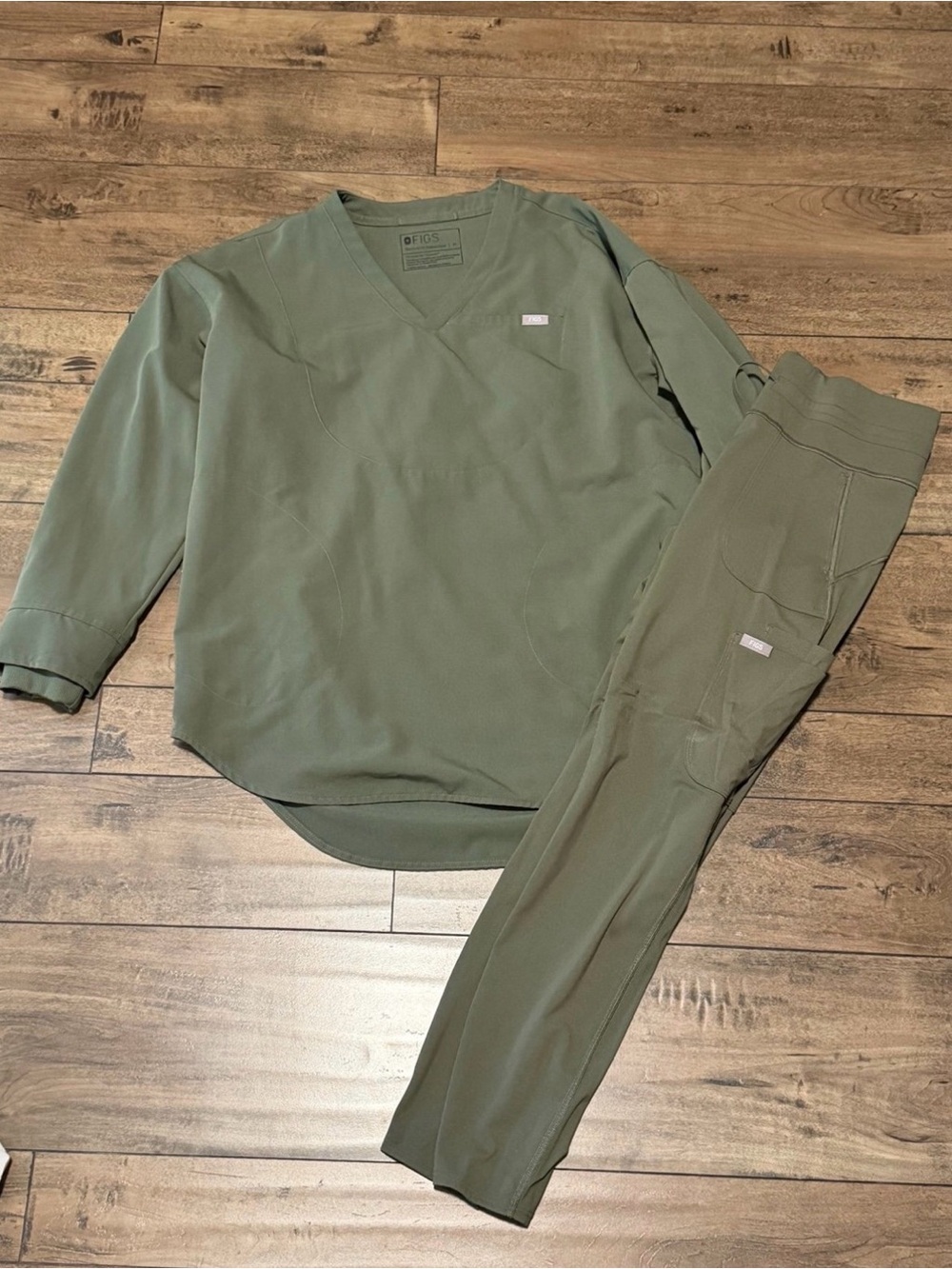 Figs Moss scrub leggings and tunic set